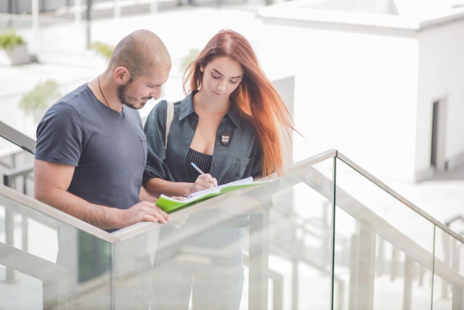 Professionelle Arbeitsumgebung mit Finanzanalyse-Software