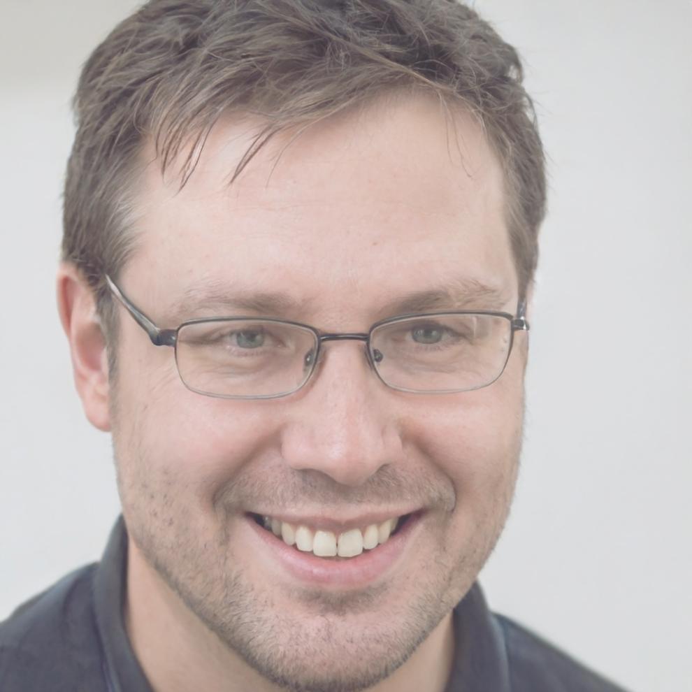 Viktor Kowalski, Senior Finanzanalyst
